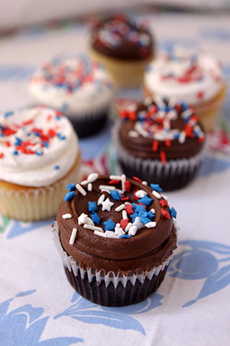 Holiday Cupcake - Image 9